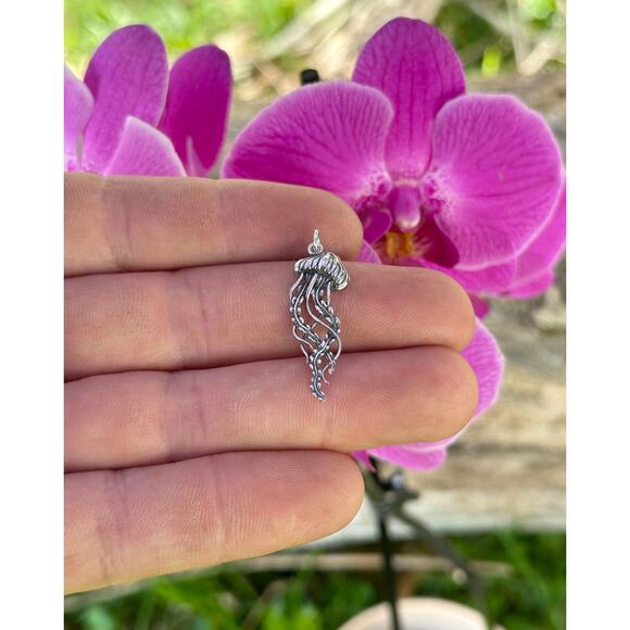 Sterling Silver Detailed Jellyfish Charm, Silver Detailed Jellyfish Charm - Picture 1 of 7
